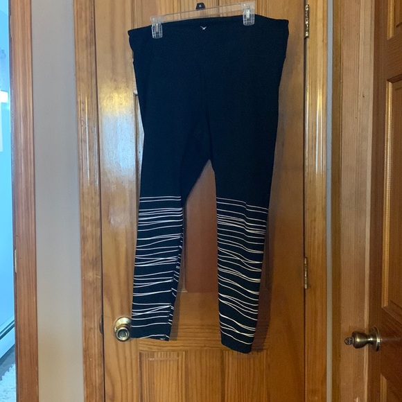 Old navy active leggings XXL - Picture 1 of 3